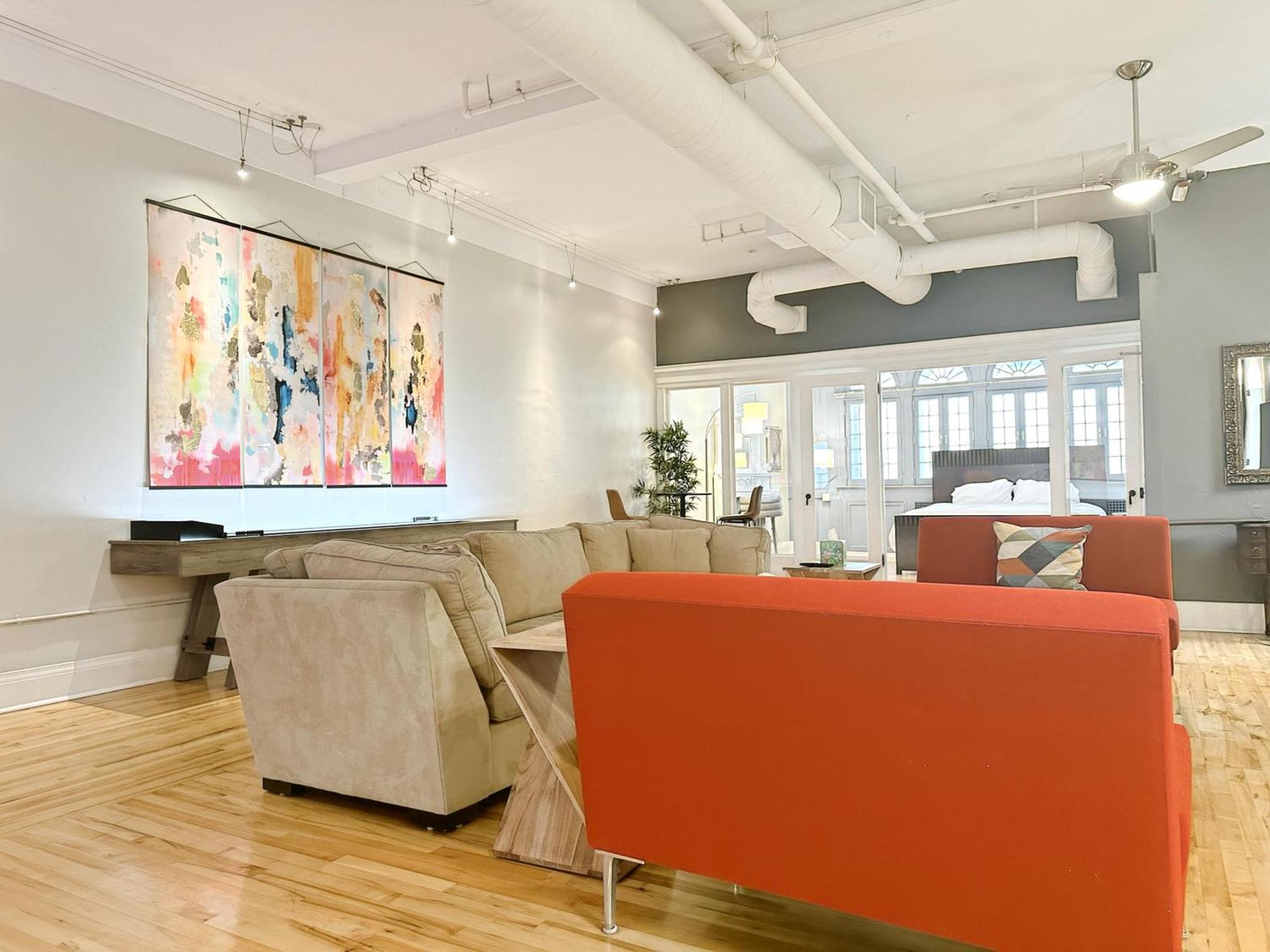 The Historic Lyric Penthouse With Private Rooftop