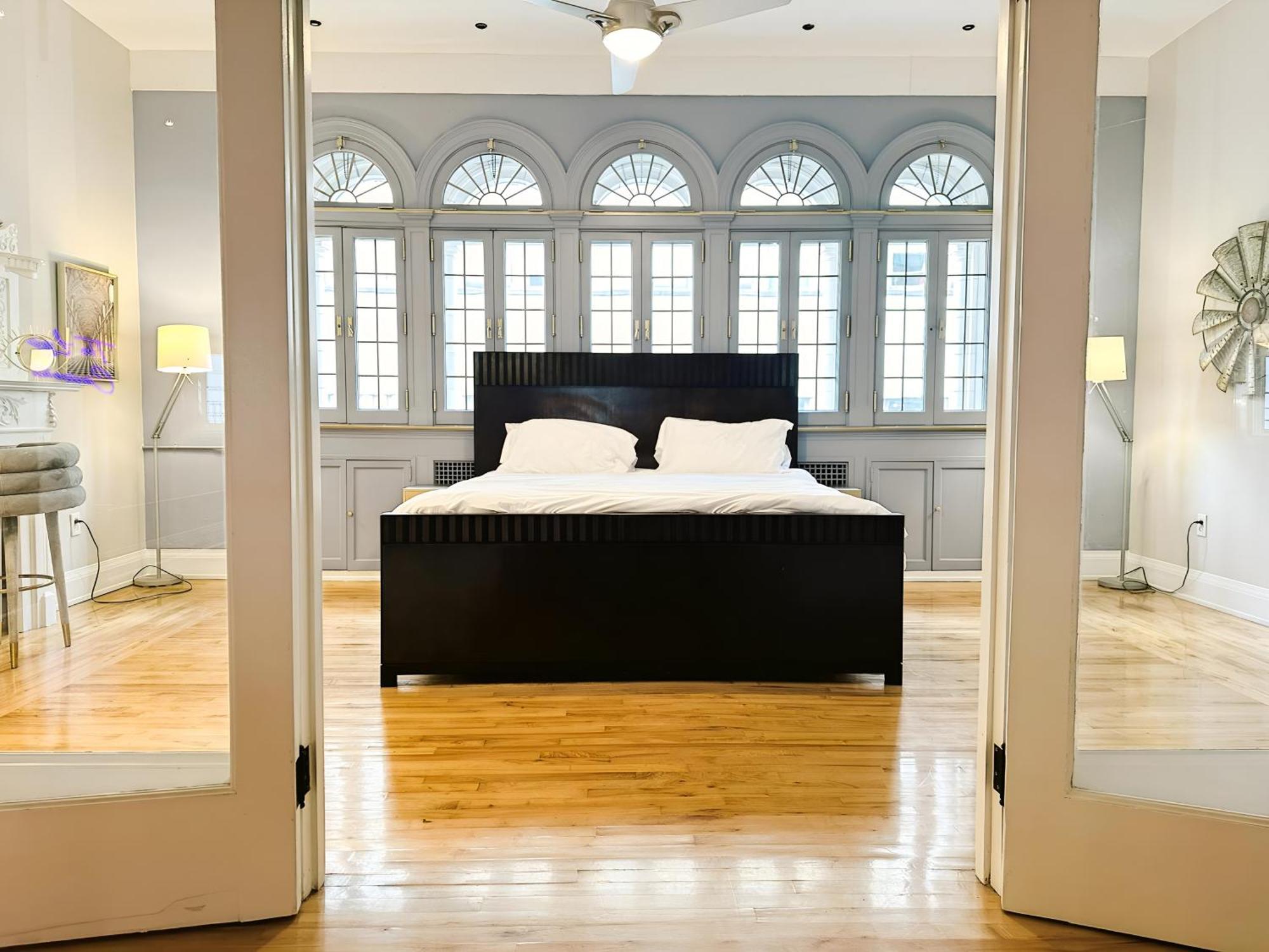 The Historic Lyric Penthouse With Private Rooftop Apartment *