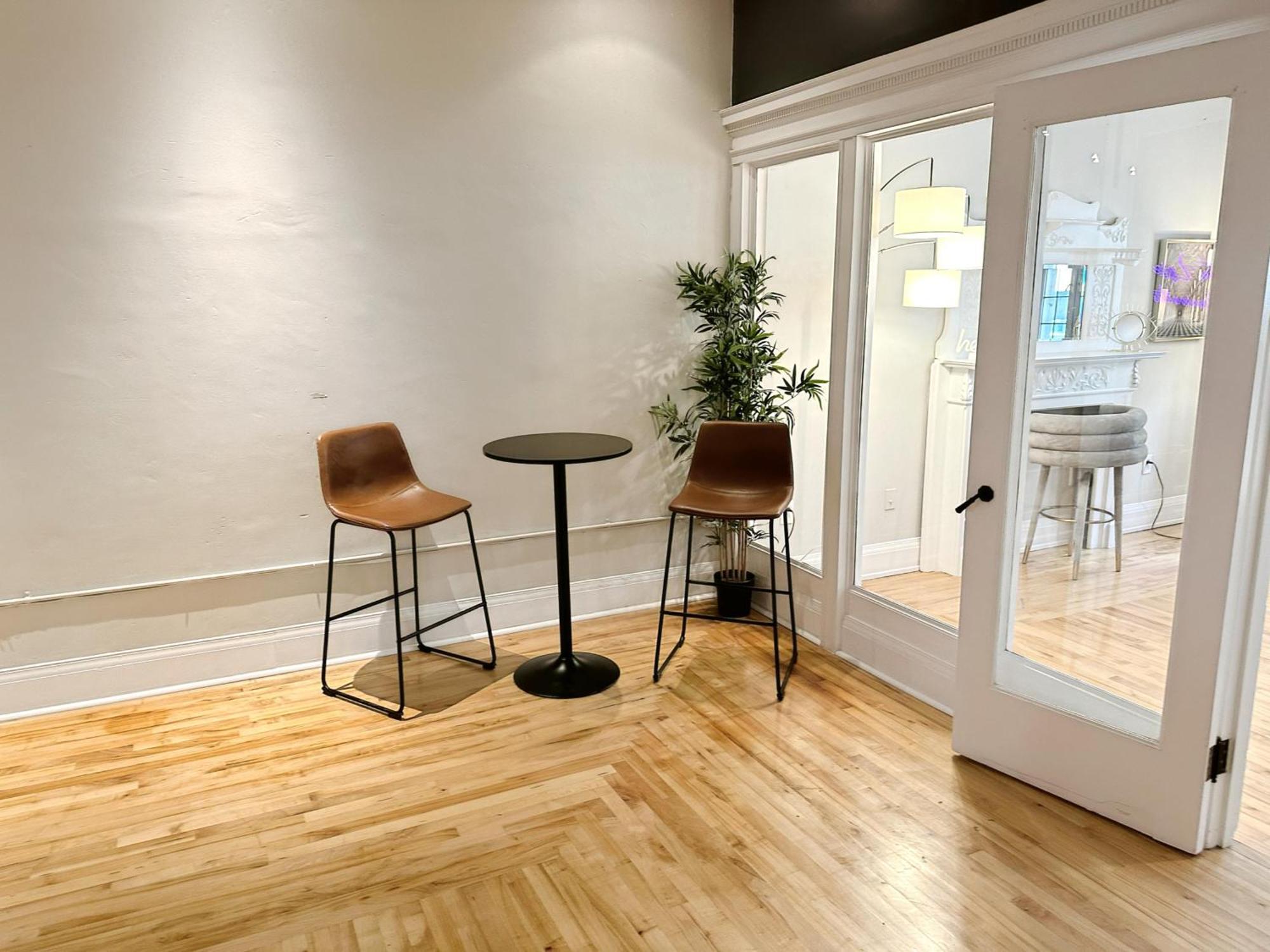 The Historic Lyric Penthouse With Private Rooftop