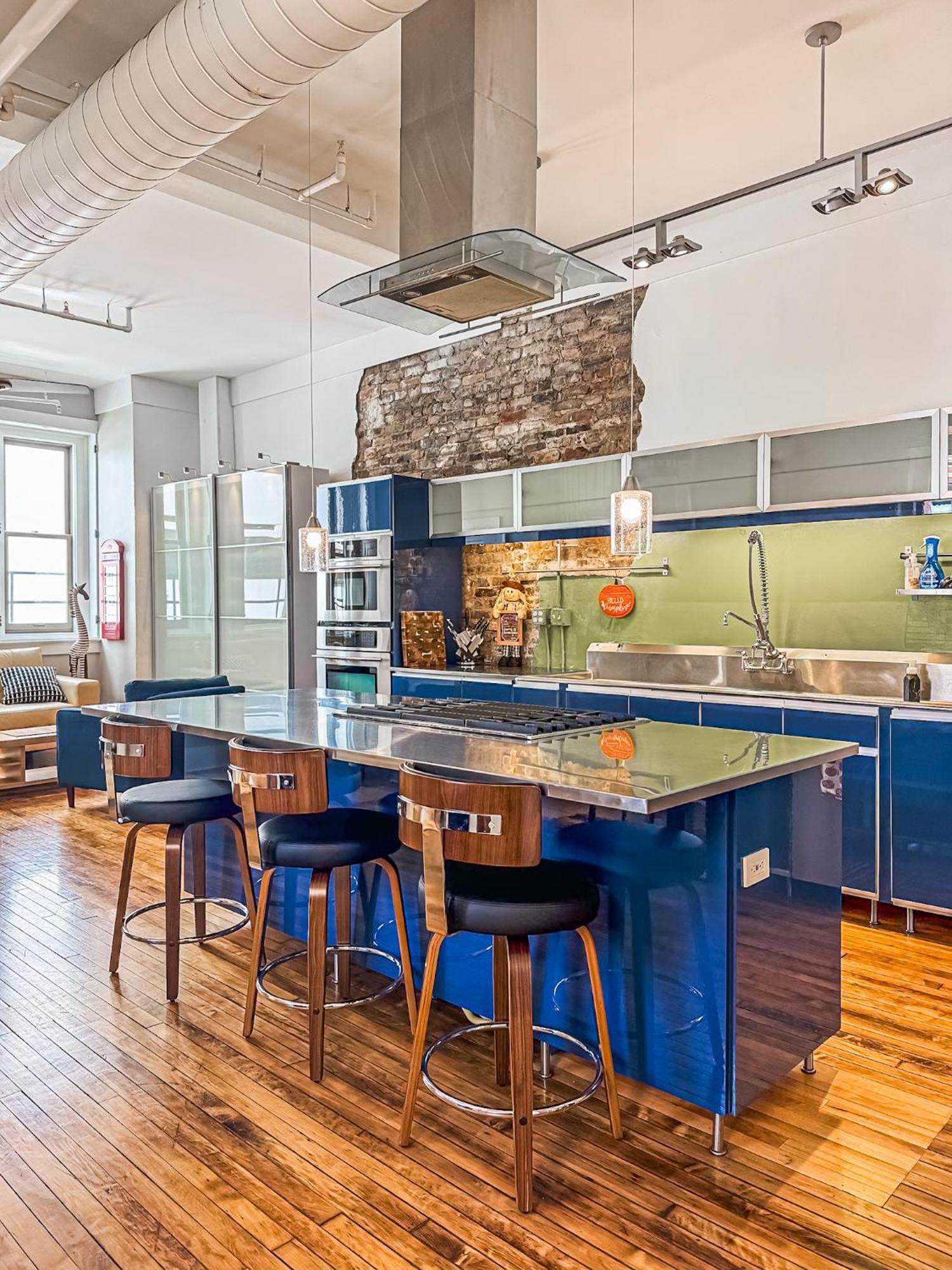 Apartment The Historic Lyric Penthouse With Private Rooftop *