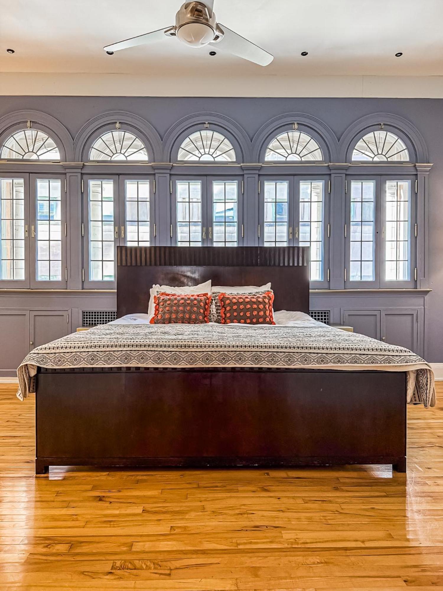 The Historic Lyric Penthouse With Private Rooftop *