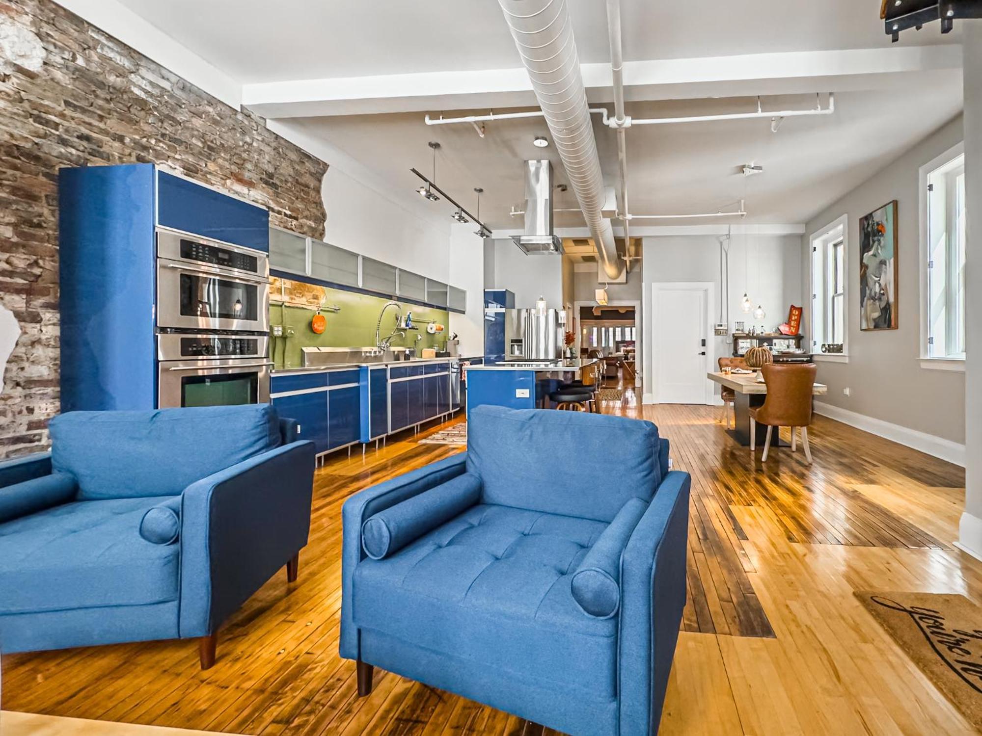 The Historic Lyric Penthouse With Private Rooftop *