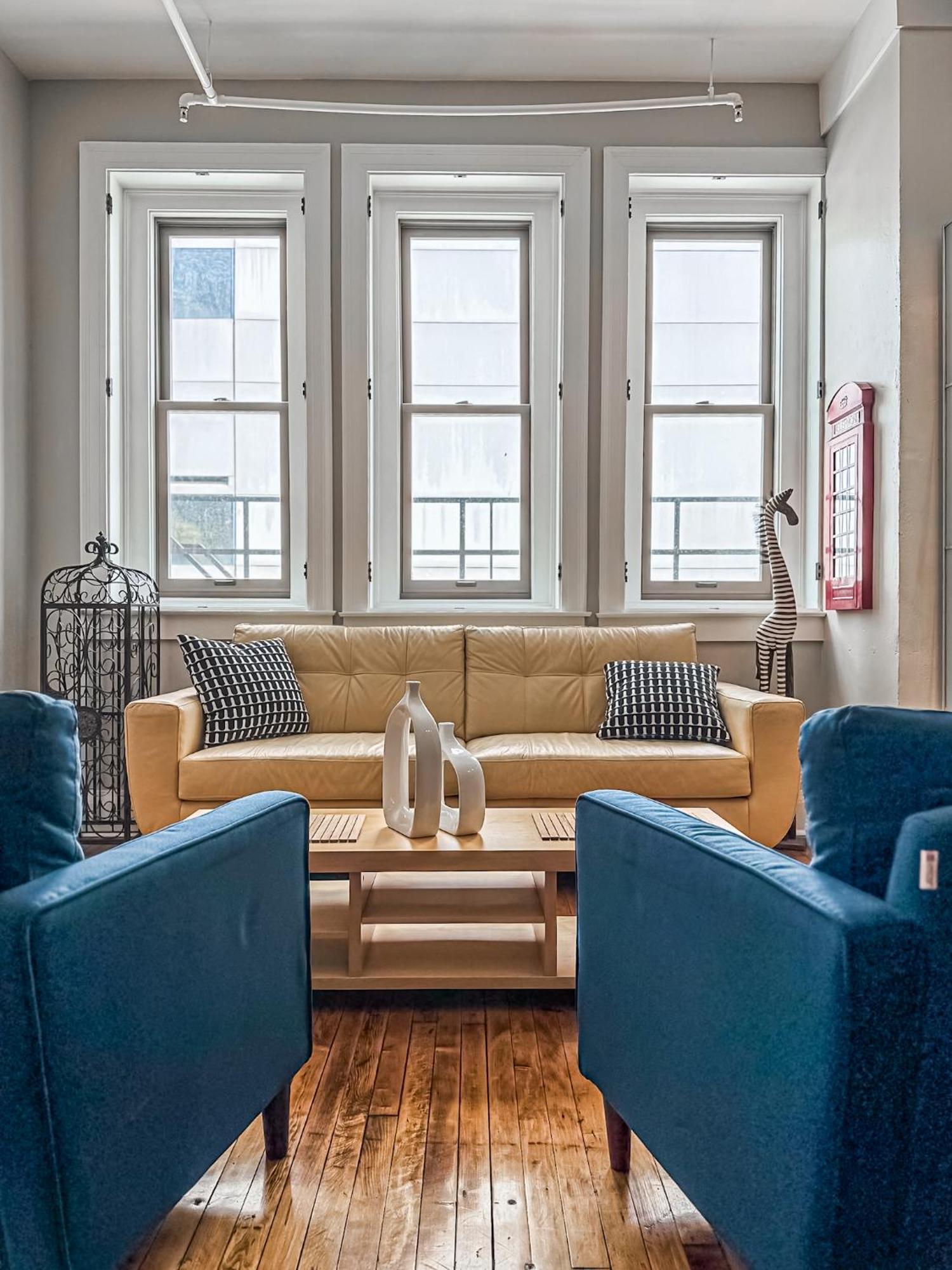 Apartment The Historic Lyric Penthouse With Private Rooftop
